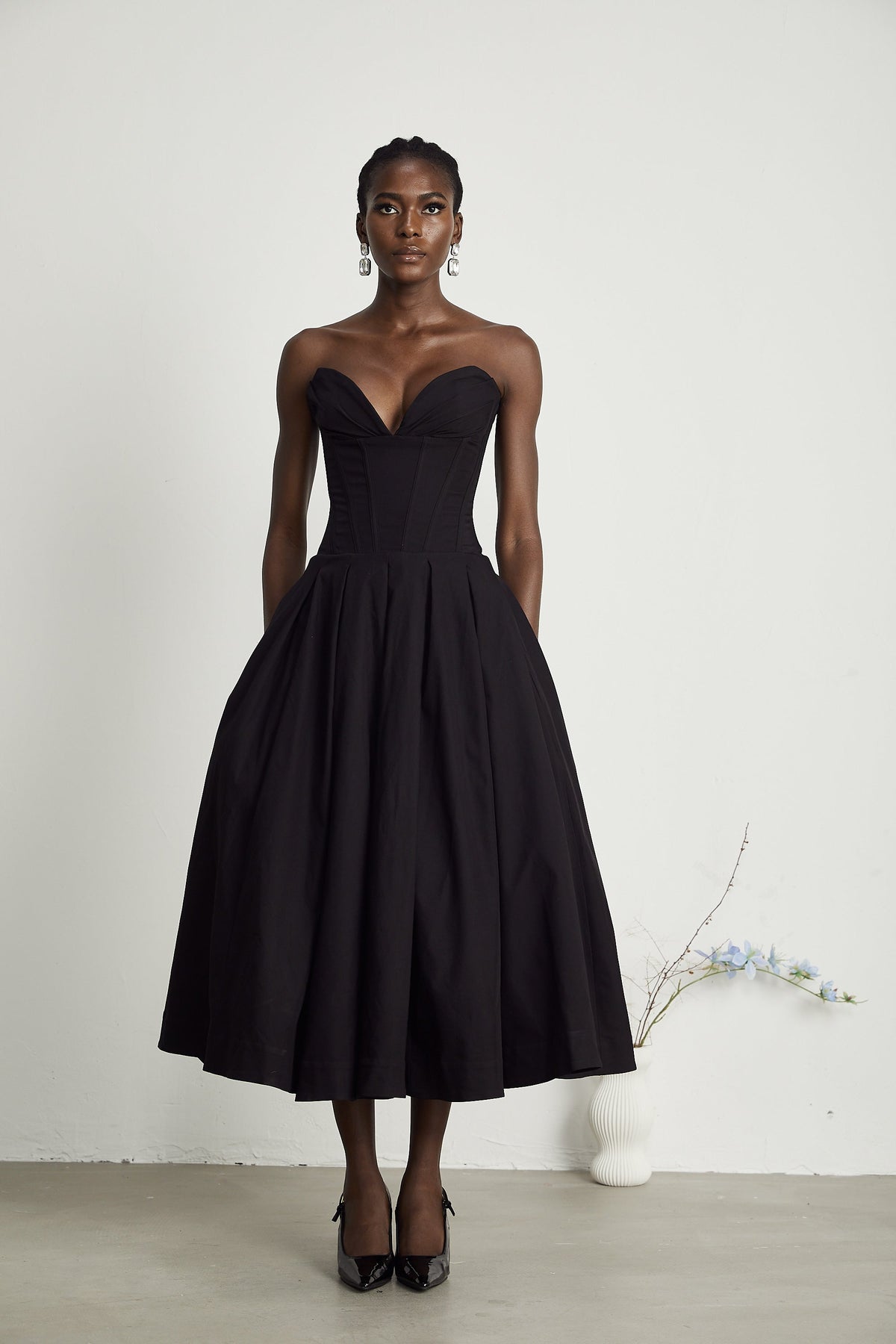 Siena - Noir Midi Dress