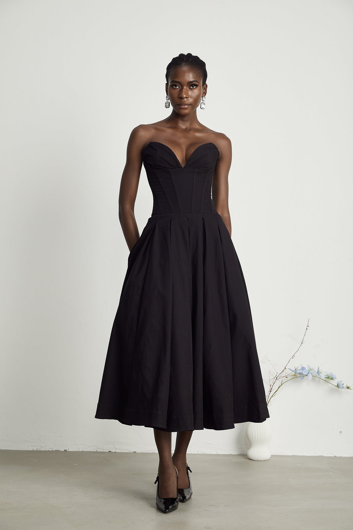 Siena - Noir Midi Dress