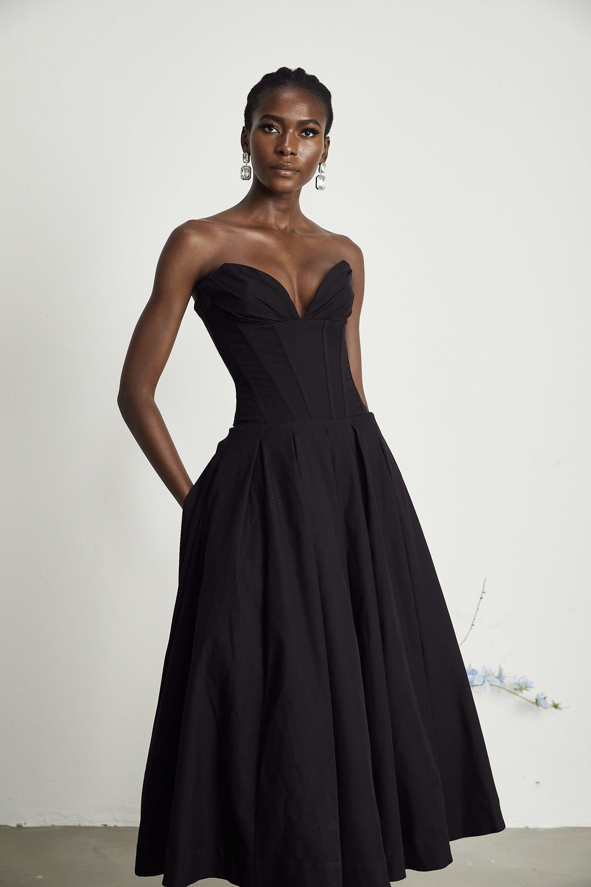 Siena - Noir Midi Dress