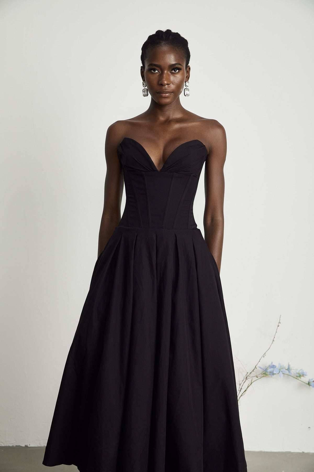 Siena - Noir Midi Dress